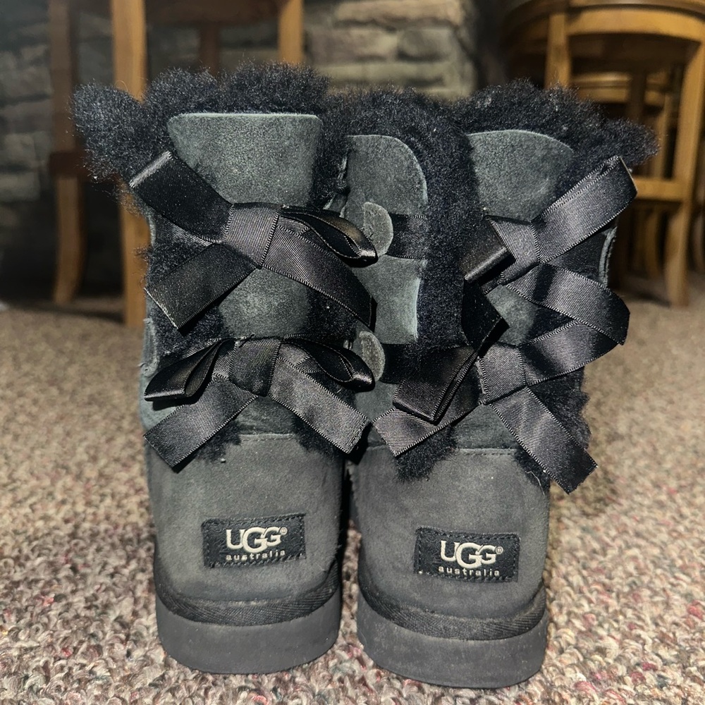 UGG Black Bailey Bows
